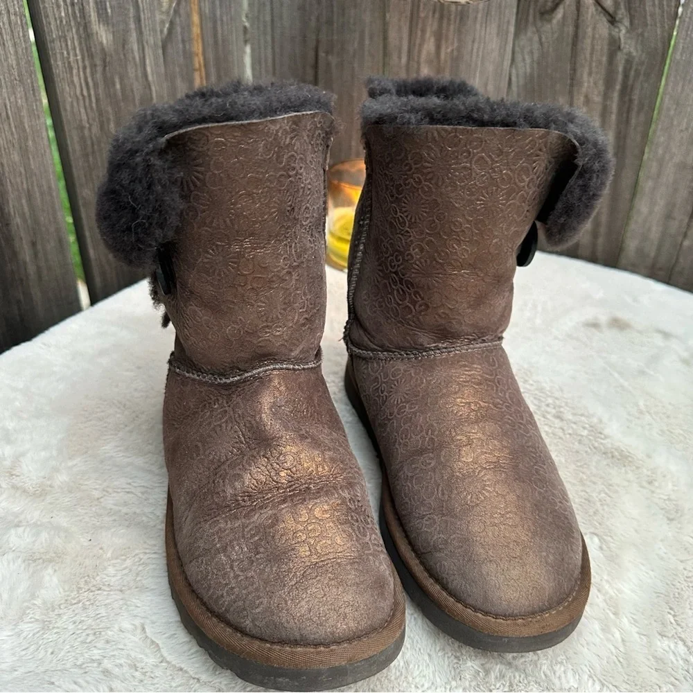 UGG Brown Boots with Fur Lining size 7